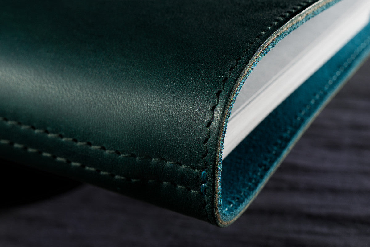 William Hannah Dark Green leather and Blue suede A5 notebook: spine detail