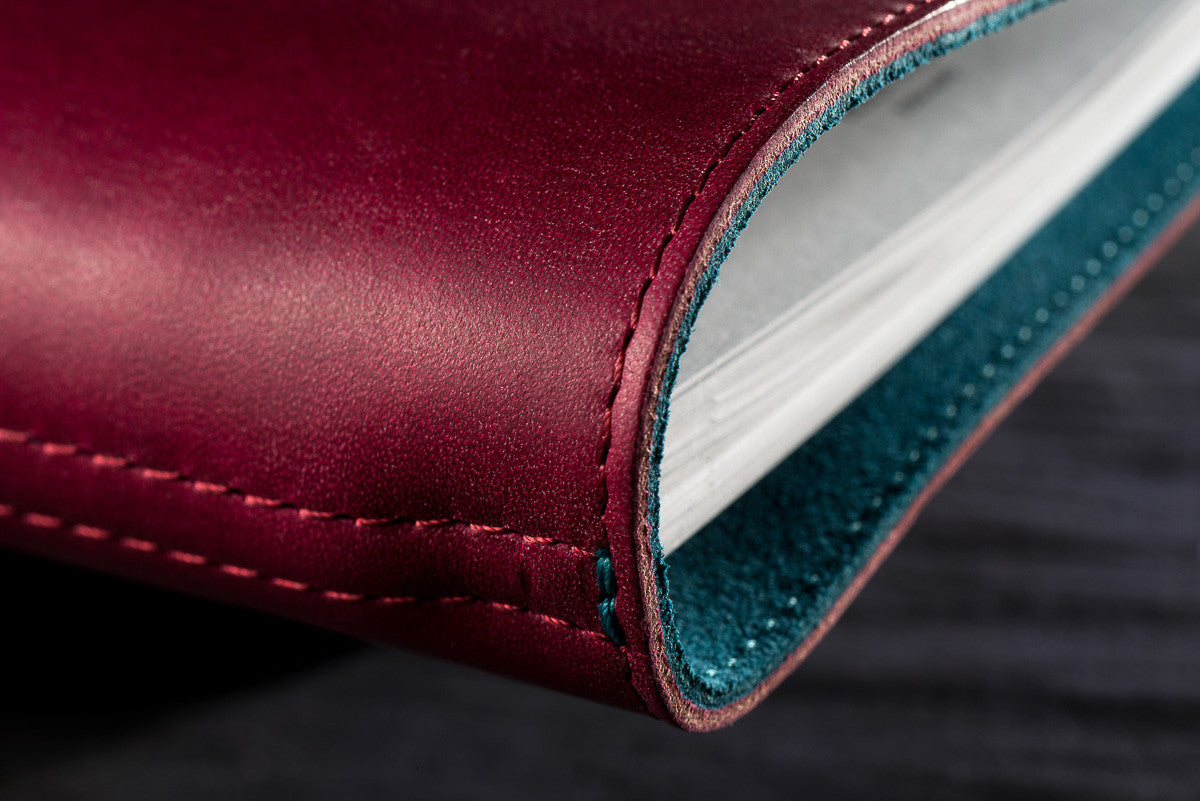 William Hannah Bordeaux leather and Blue suede A5 notebook: spine detail
